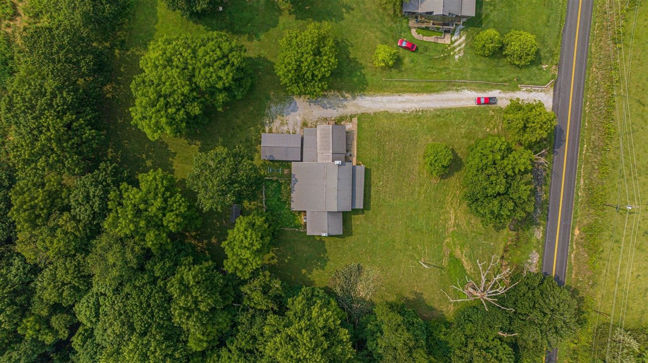 10418 Austin Tracy Road Fountain Run, KY 42133 - Photo 8 of 36 Gallery Image 8