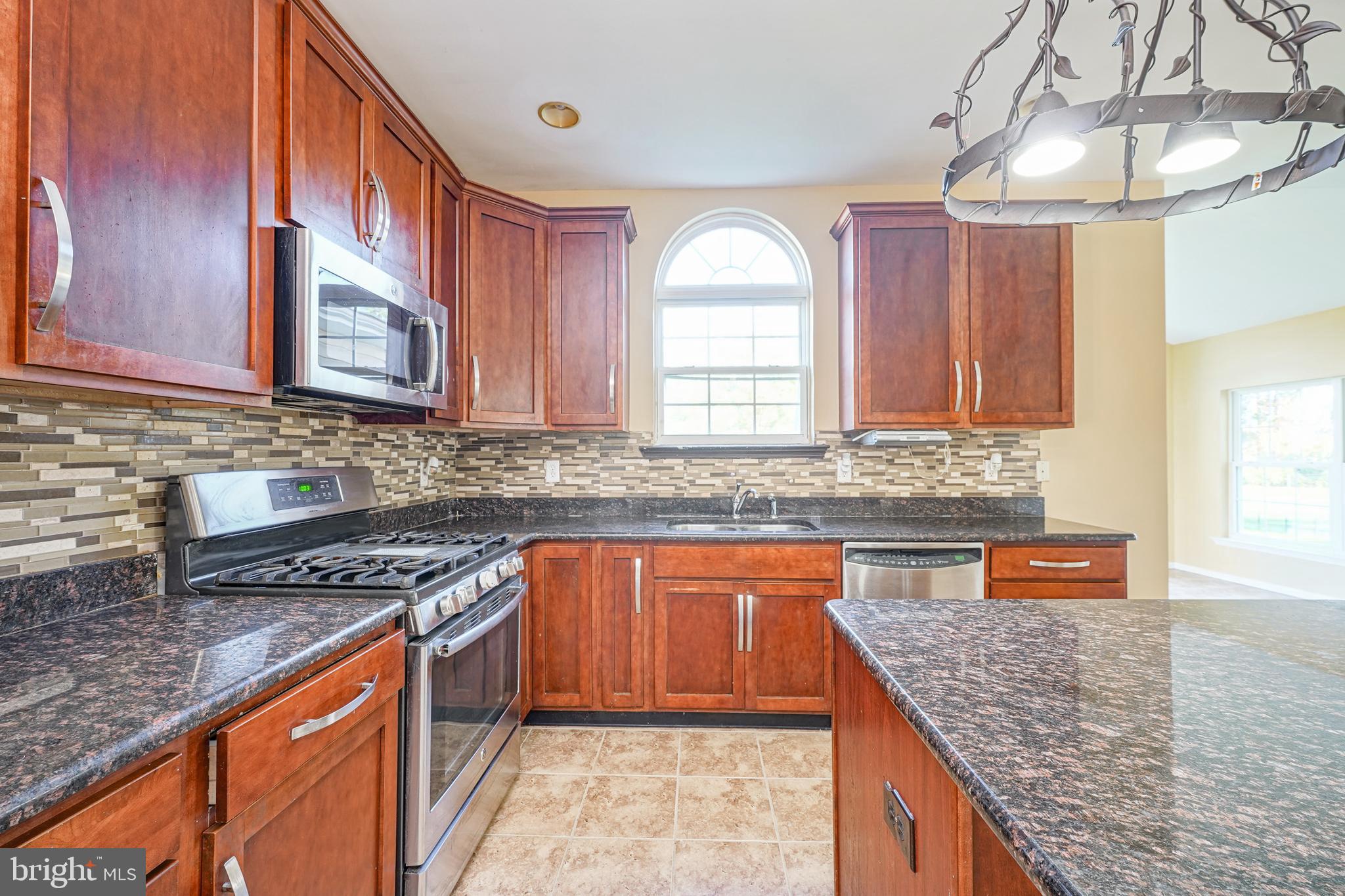 13 Howard Street Carneys Point, NJ 08069 - Photo 6 of 56 Gallery Image 6