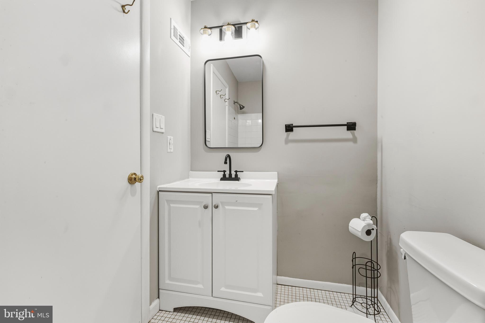 18 Madison Street Swedesboro, NJ 08085 - Photo 20 of 26 Full Hall Bath