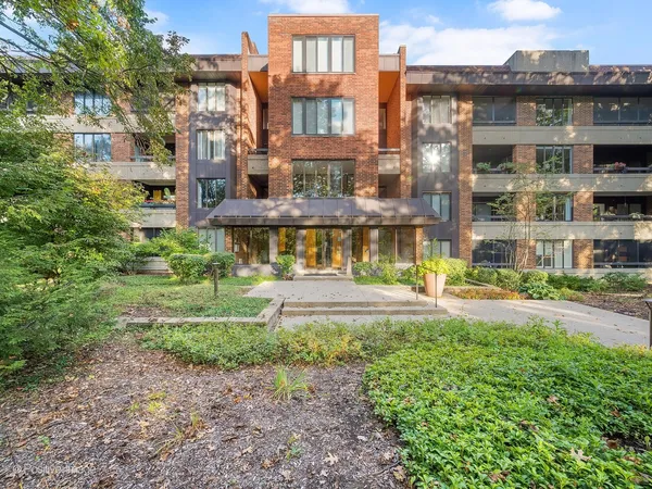 $534,900 | 1401 Burr Oak Road, Unit 114B, Hinsdale, IL 60521