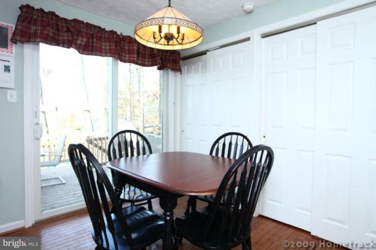 4 Roxburgh Court Nottingham, MD 21236 - Photo 10 of 23 Breakfast Area