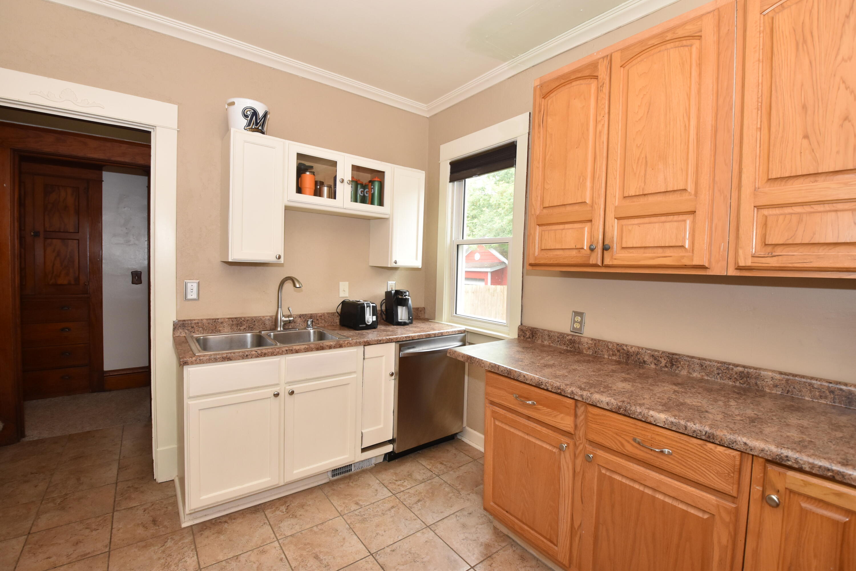 1707 Carlisle Avenue Racine, WI 53404 - Photo 11 of 27 Kitchen
