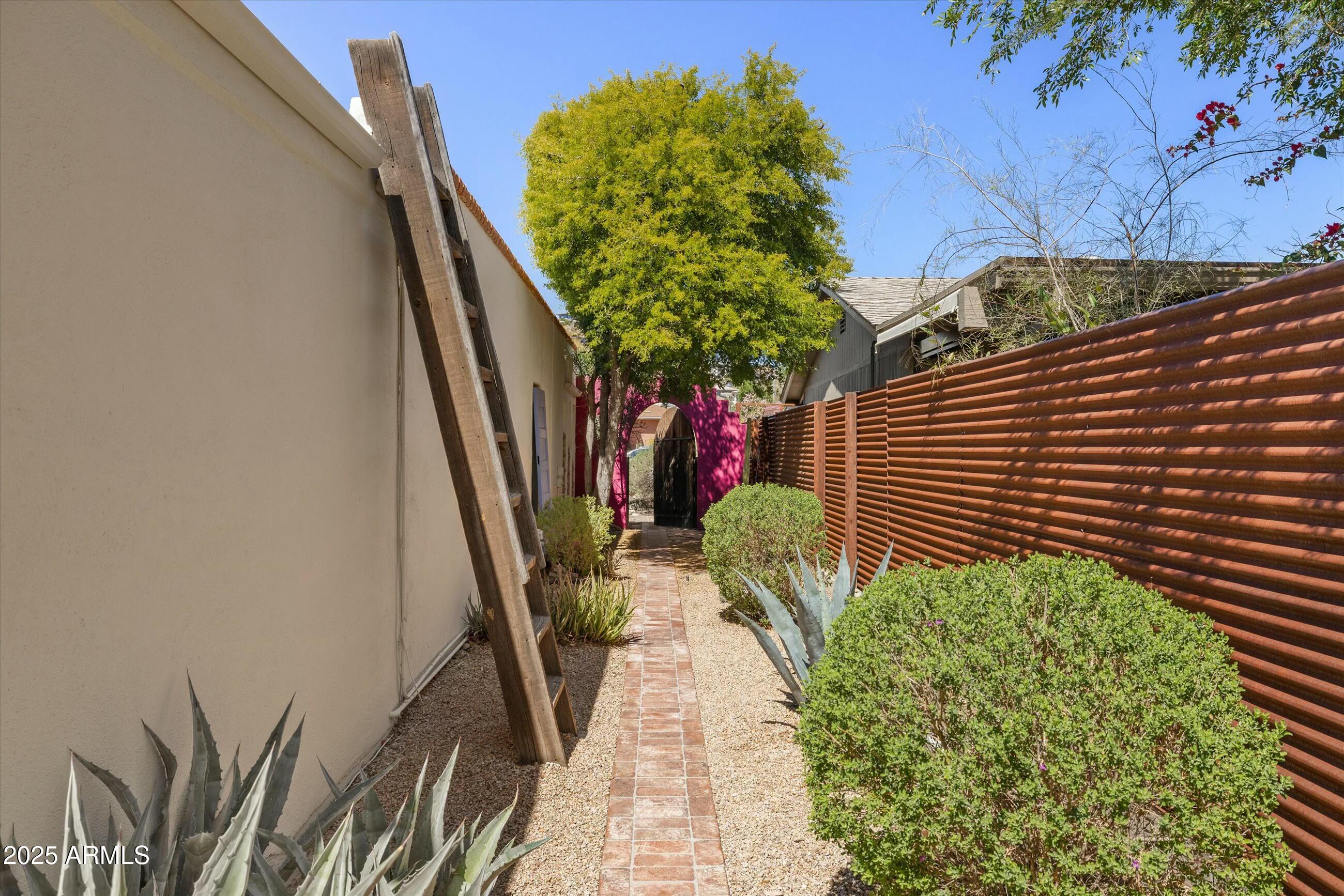 1401 East Griswold Road Phoenix, AZ 85020 - Photo 30 of 33 tempImagesHNJnC