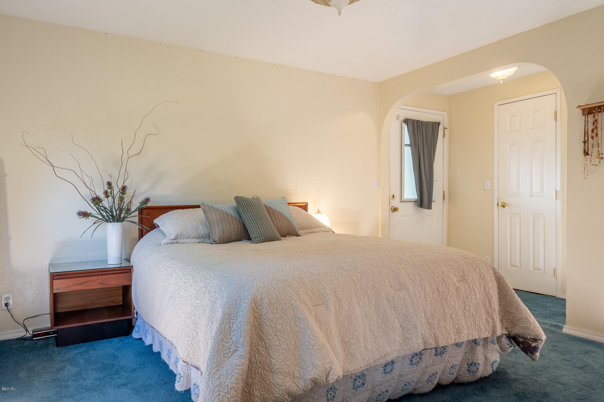 429 Hidden Valley Road Toledo, OR 97391 - Photo 20 of 41 ROOMY MASTER BEDROOM