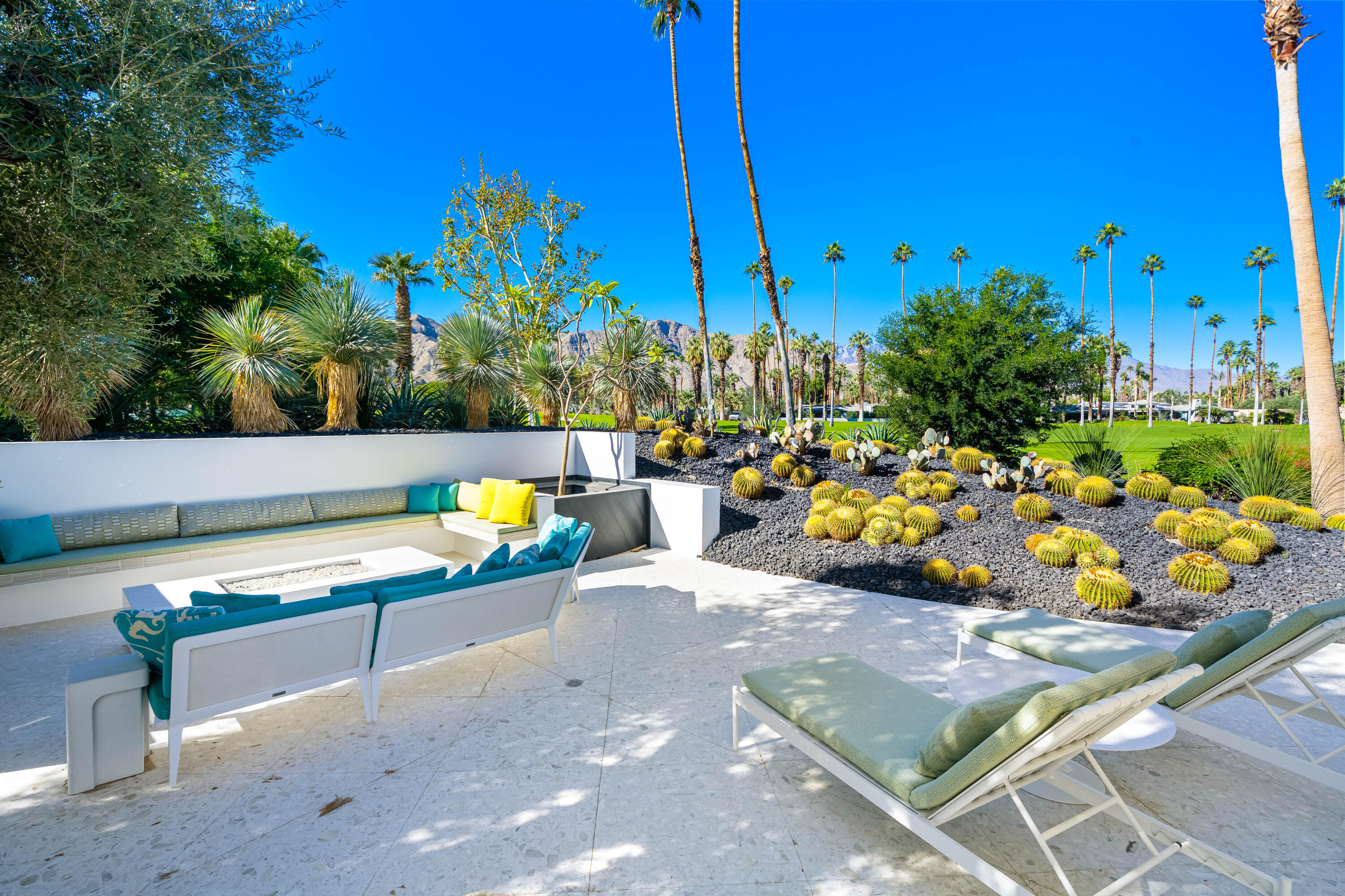 40365 Sand Dune Road Rancho Mirage, CA 92270 - Photo 22 of 70 a view of a outdoor space
