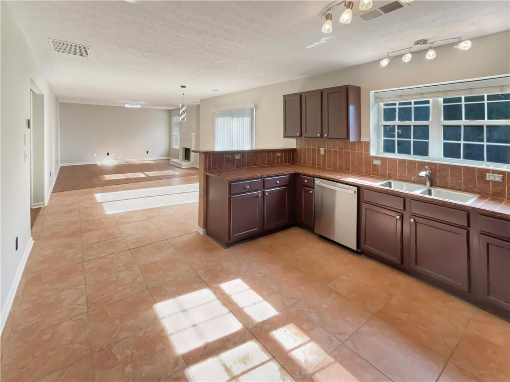 3184 Broadleaf Avenue Atlanta, GA 30349 - Photo 13 of 28