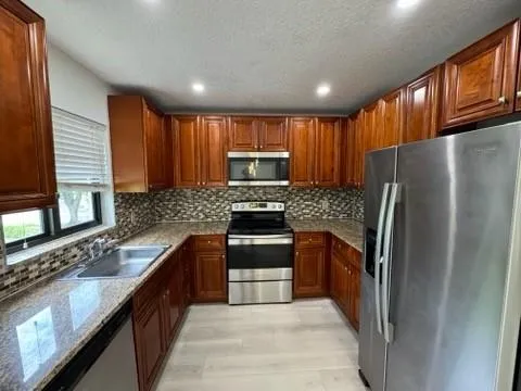 $2,000 | 11660 Northwest 45th Street, Unit 4, Coral Springs, FL 33065