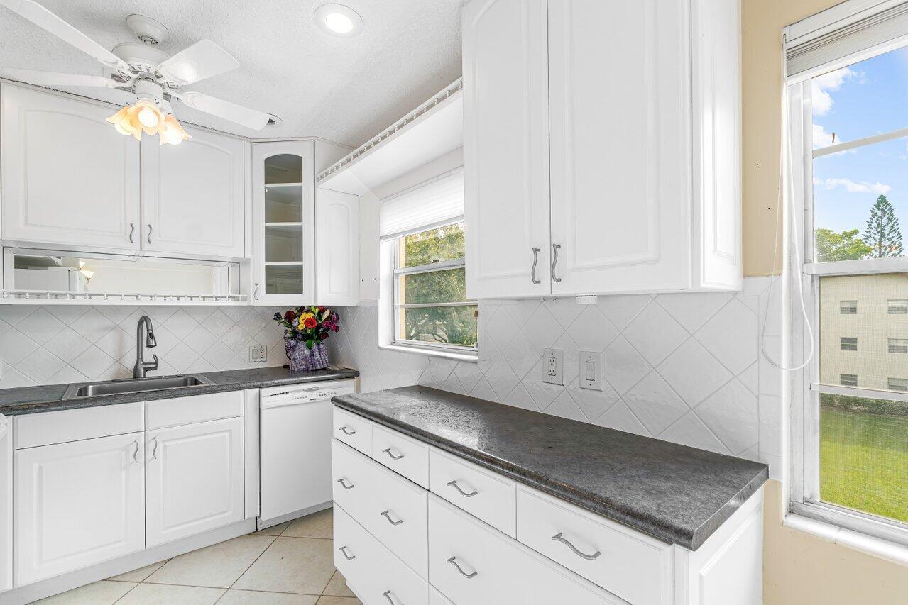 74 Mansfield A Boca Raton, FL 33434 - Photo 23 of 32 20240717134138742867000000-o