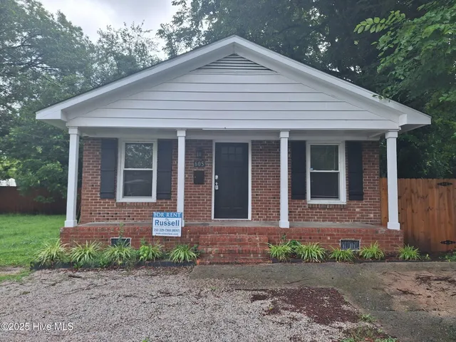 $1,500 | 605 West 14th Avenue, Greenville, NC 27834