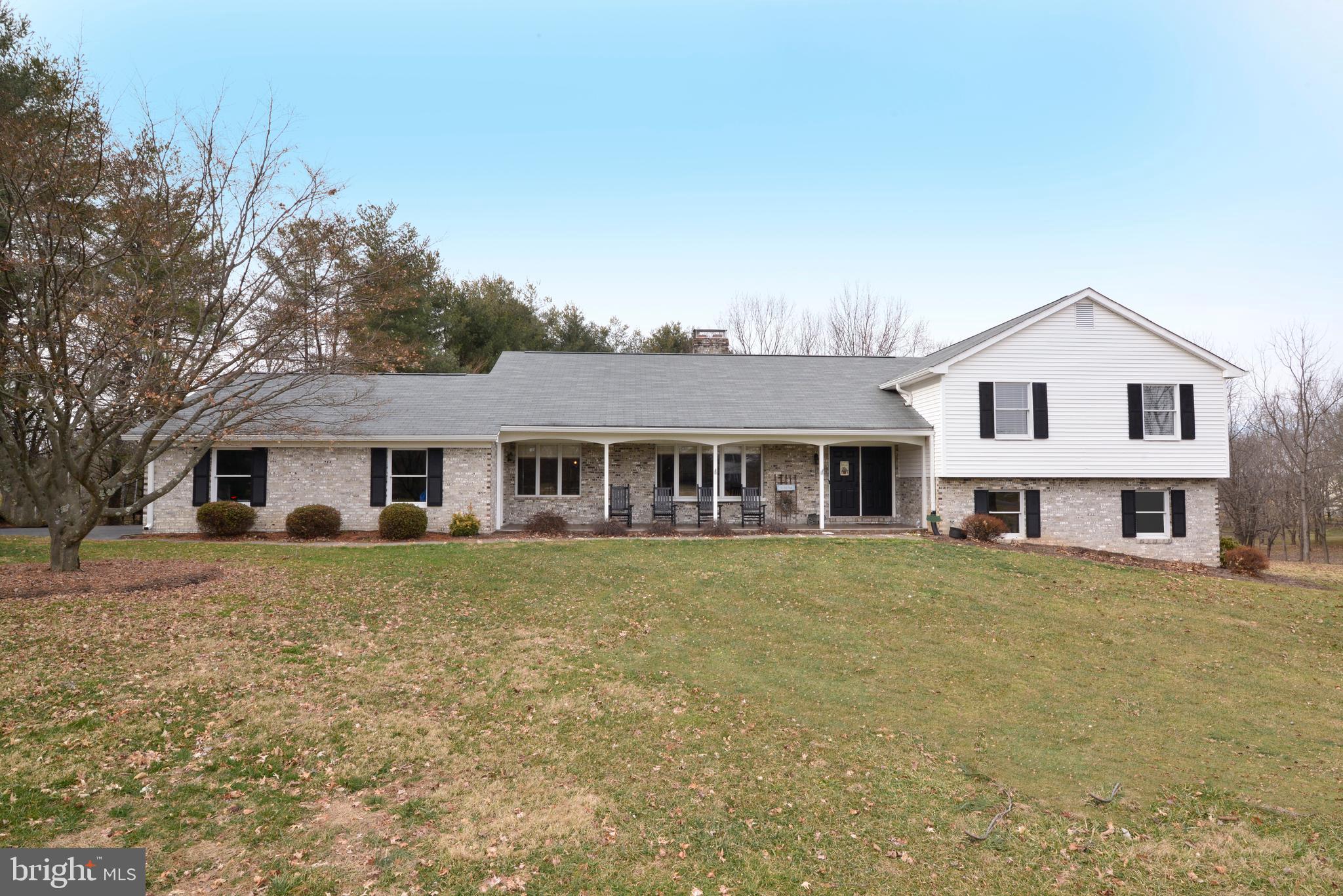 38868 Ridge Court Hamilton, VA 20158 - Photo 3 of 58 Gallery Image 3