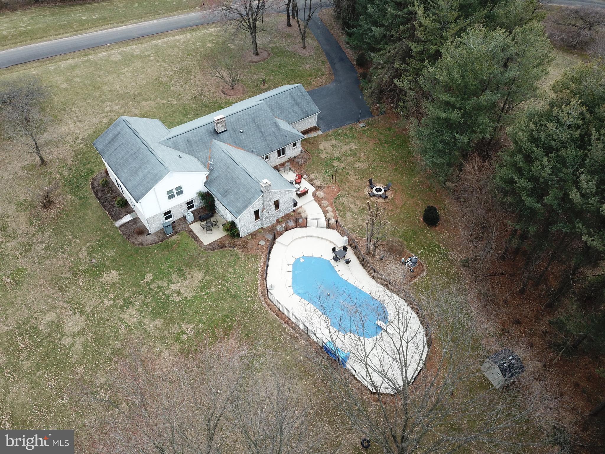 38868 Ridge Court Hamilton, VA 20158 - Photo 4 of 58 Gallery Image 4