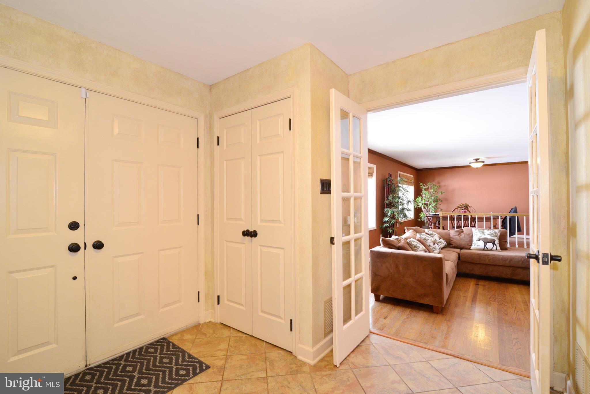 38868 Ridge Court Hamilton, VA 20158 - Photo 6 of 58 Gallery Image 6