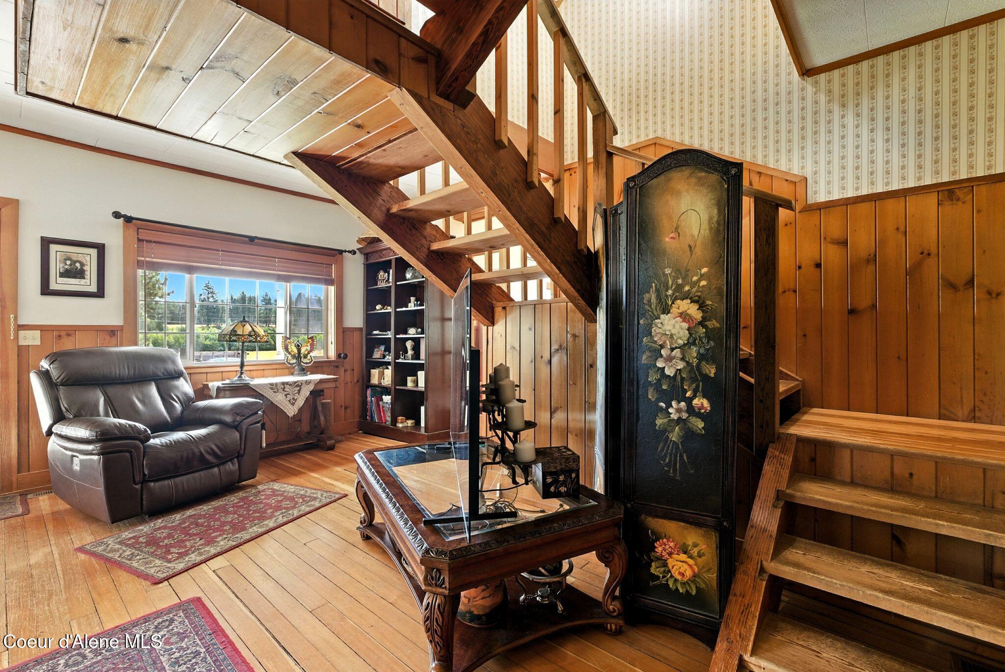 195 Key Ranch Road Sagle, ID 83860 - Photo 31 of 62 Staircase to 2nd level