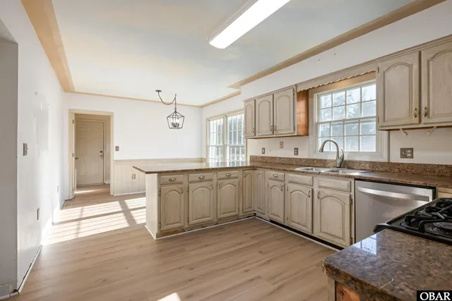 $685,000 | 112 Robert Bruce Drive, Manteo, NC 27954