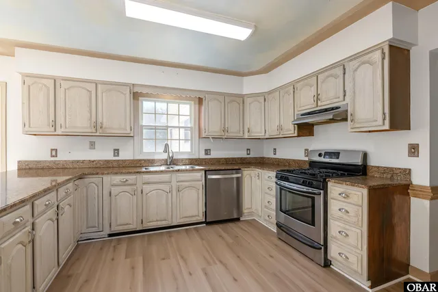 $685,000 | 112 Robert Bruce Drive, Manteo, NC 27954