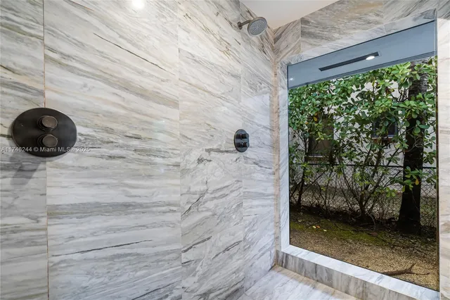 $17,000 | 524 Oleander Drive, Hallandale Beach, FL 33009