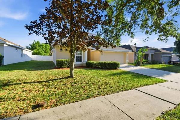 $419,900 | 437 Dunaway Drive, Valrico, FL 33594
