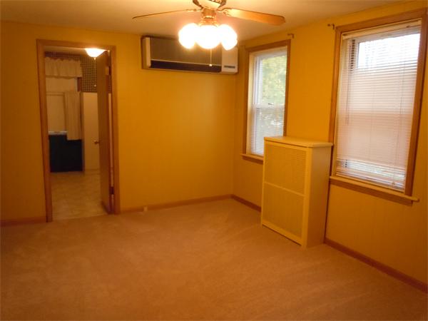 1704 Carew Street Springfield, MA 01104 - Photo 8 of 16 Gallery Image 8