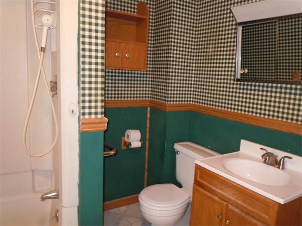 1704 Carew Street Springfield, MA 01104 - Photo 9 of 16 Gallery Image 9