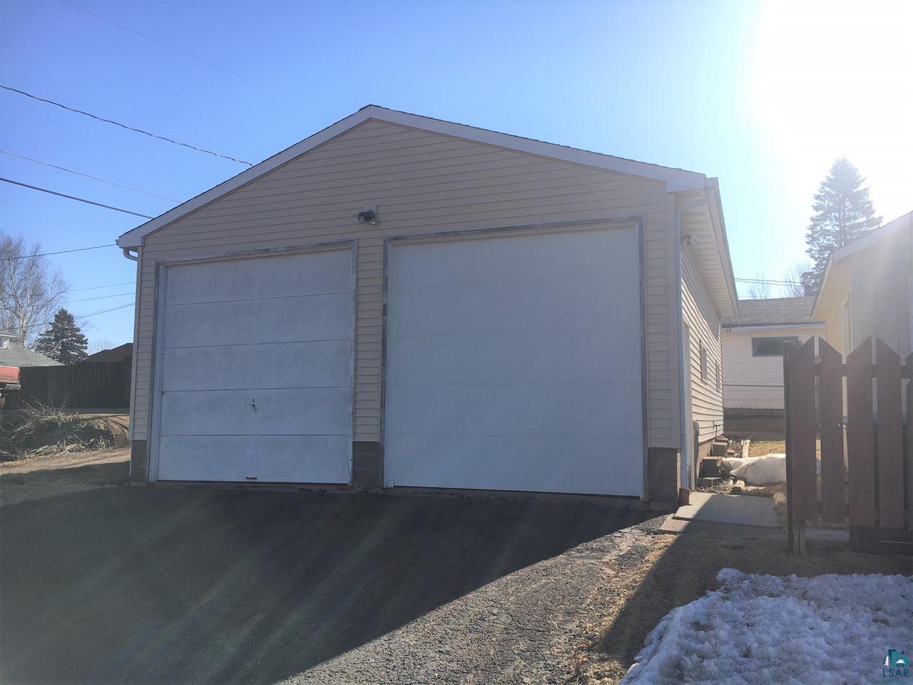 729 3rd Street Proctor, MN 55810 - Photo 2 of 22 4-car garage