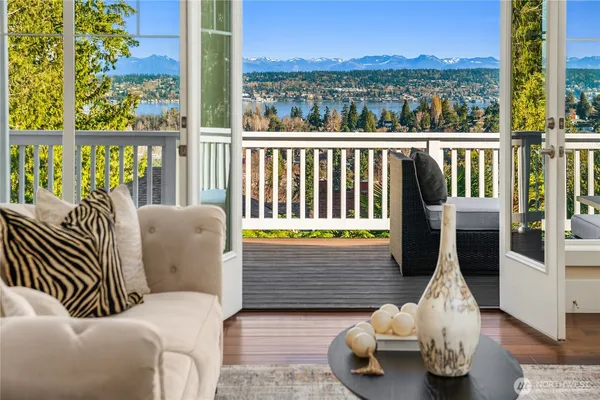 $4,693,000 | 6016 Princeton Avenue Northeast, Seattle, WA 98115