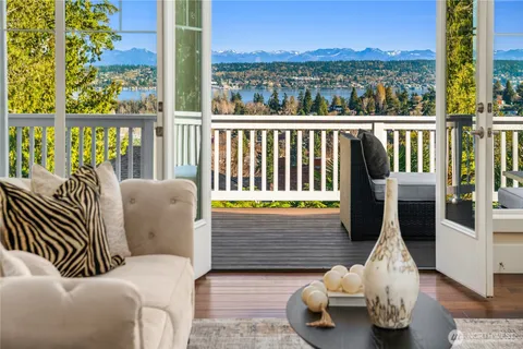 $4,200,000 | 6016 Princeton Avenue Northeast, Seattle, WA 98115