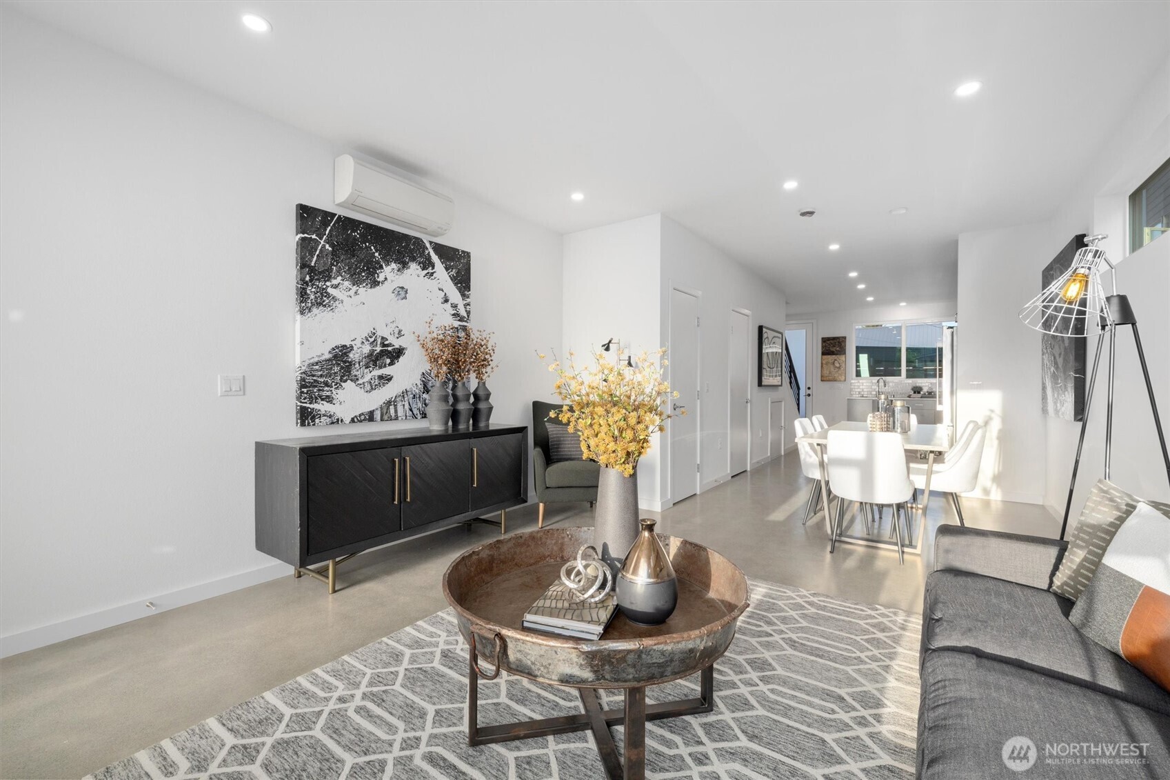 6608 Carleton Avenue South, Unit B Seattle, WA 98108 - Photo 3 of 31