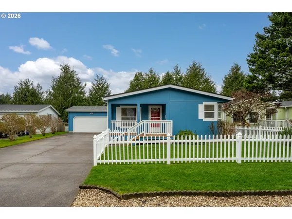 $365,000 | 370 Anchor Avenue East, Depoe Bay, OR 97341