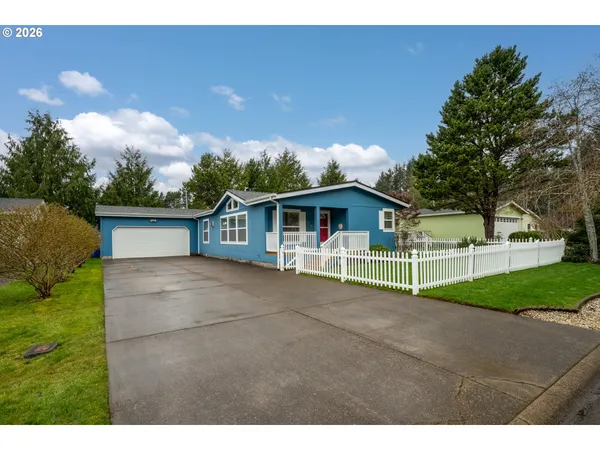 $365,000 | 370 Anchor Avenue East, Depoe Bay, OR 97341