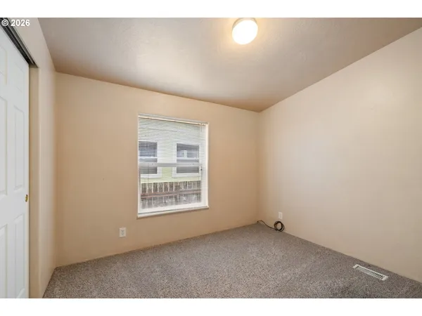 $365,000 | 370 Anchor Avenue East, Depoe Bay, OR 97341