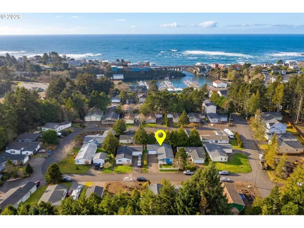 $365,000 | 370 Anchor Avenue East, Depoe Bay, OR 97341