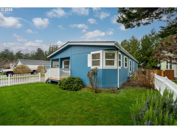 $365,000 | 370 Anchor Avenue East, Depoe Bay, OR 97341