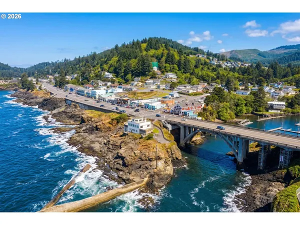 $365,000 | 370 Anchor Avenue East, Depoe Bay, OR 97341