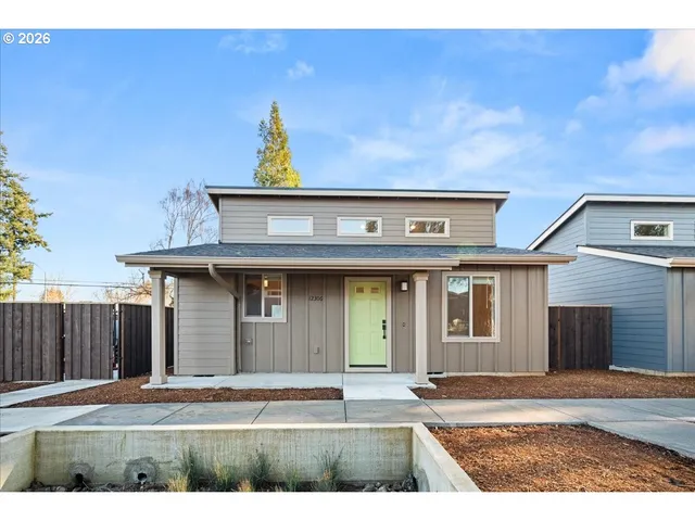 $399,900 | 12306 Meadowlawn Drive, Oregon City, OR 97045