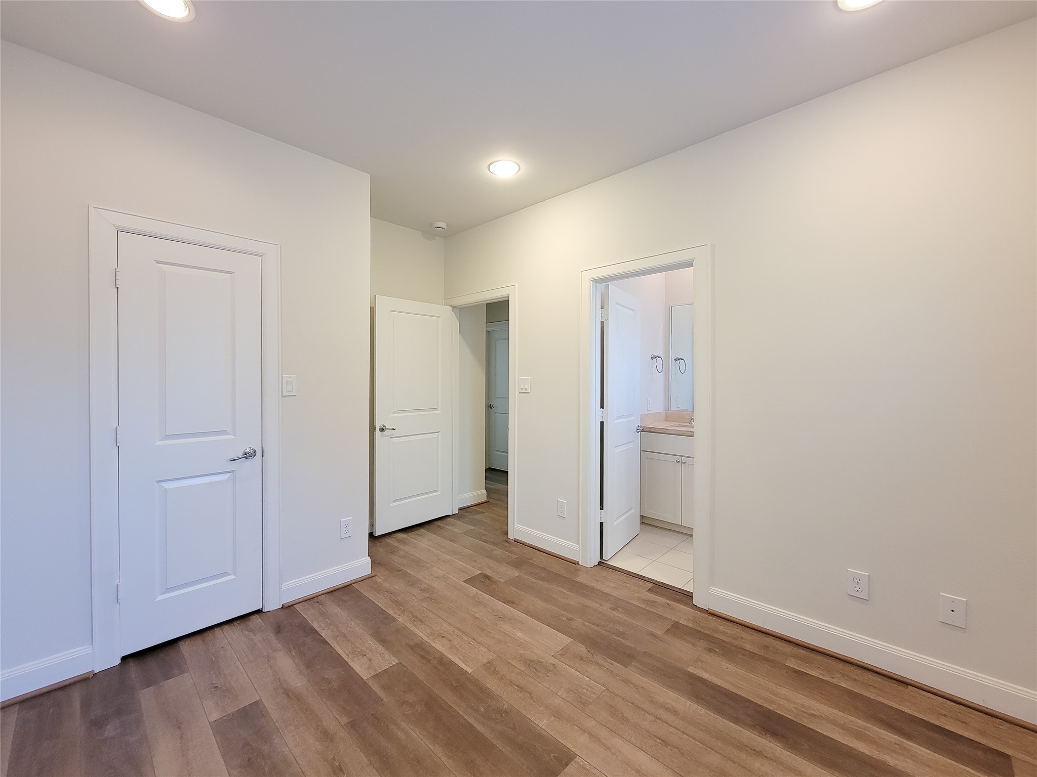 12 Hermann Park Court Houston, TX 77021 - Photo 36 of 43 a view of an empty room