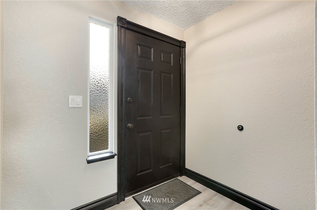1421 West Casino Road, Unit A22 Everett, WA 98204 - Photo 2 of 22
