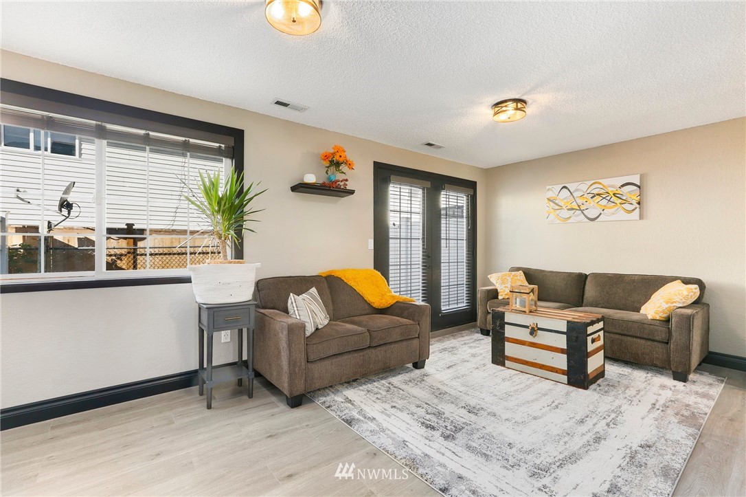 1421 West Casino Road, Unit A22 Everett, WA 98204 - Photo 4 of 22