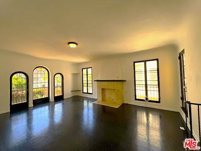 $2,950,000 | 942 South Mansfield Avenue, Los Angeles, CA 90036