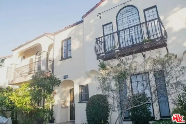 $2,950,000 | 942 South Mansfield Avenue, Los Angeles, CA 90036