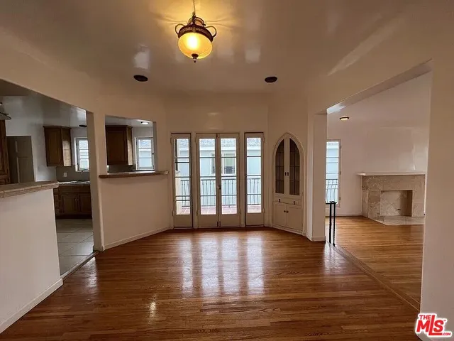 $2,950,000 | 942 South Mansfield Avenue, Los Angeles, CA 90036