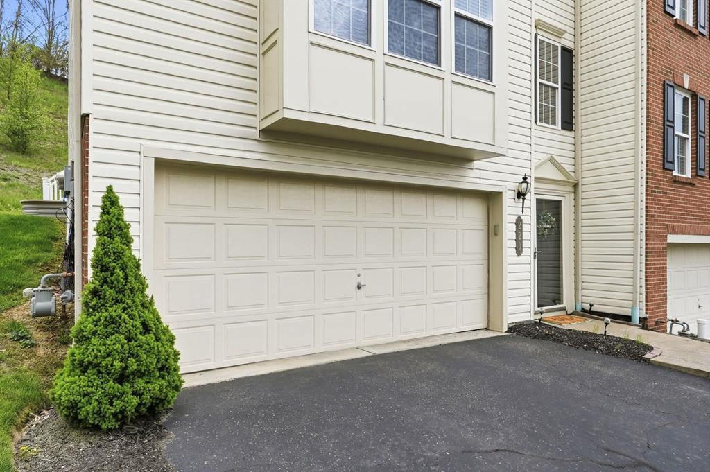 220 Maple Ridge Drive Canonsburg, PA 15317 - Photo 3 of 37