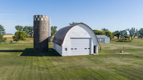 $825,000 | 8155 34th Avenue Southeast, Wishek, ND 58495