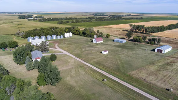 $825,000 | 8155 34th Avenue Southeast, Wishek, ND 58495