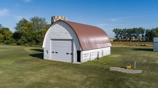 $825,000 | 8155 34th Avenue Southeast, Wishek, ND 58495