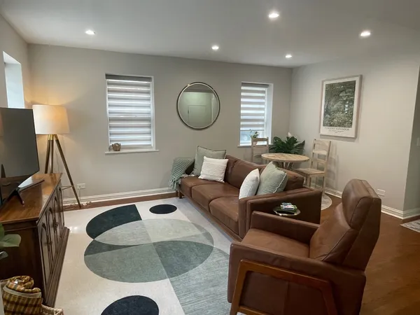 $1,099,900 | 4542 North Ashland Avenue, Chicago, IL 60640