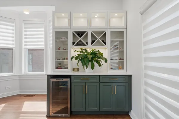 $1,099,900 | 4542 North Ashland Avenue, Chicago, IL 60640