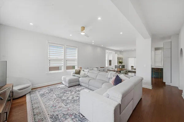 $1,099,900 | 4542 North Ashland Avenue, Chicago, IL 60640