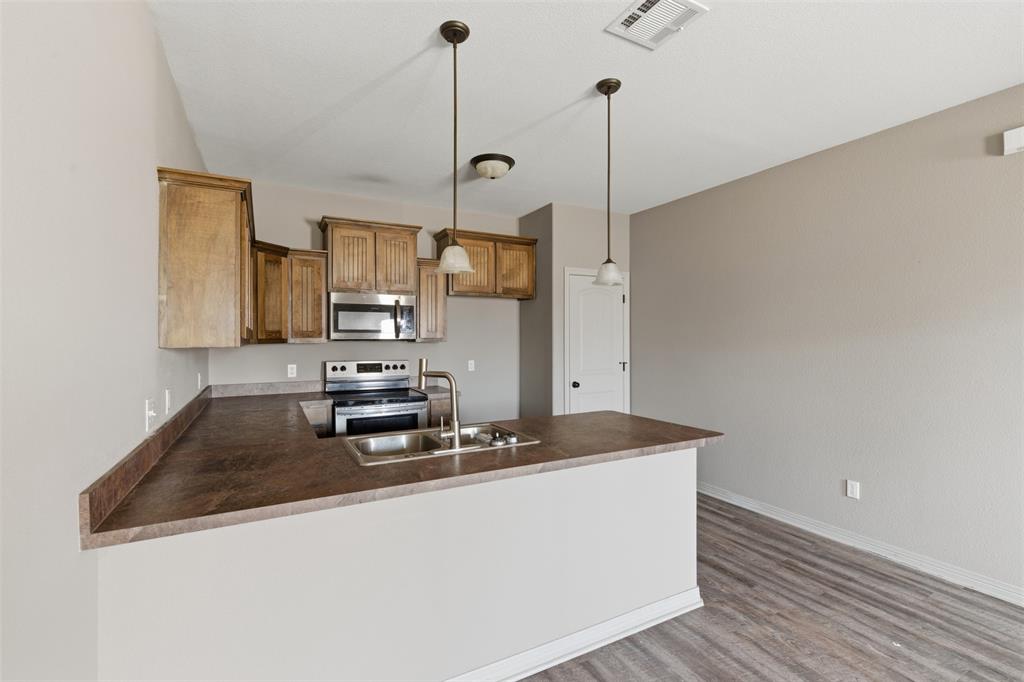 101 Capps Street, Unit D Rio Vista, TX 76093 - Photo 8 of 26