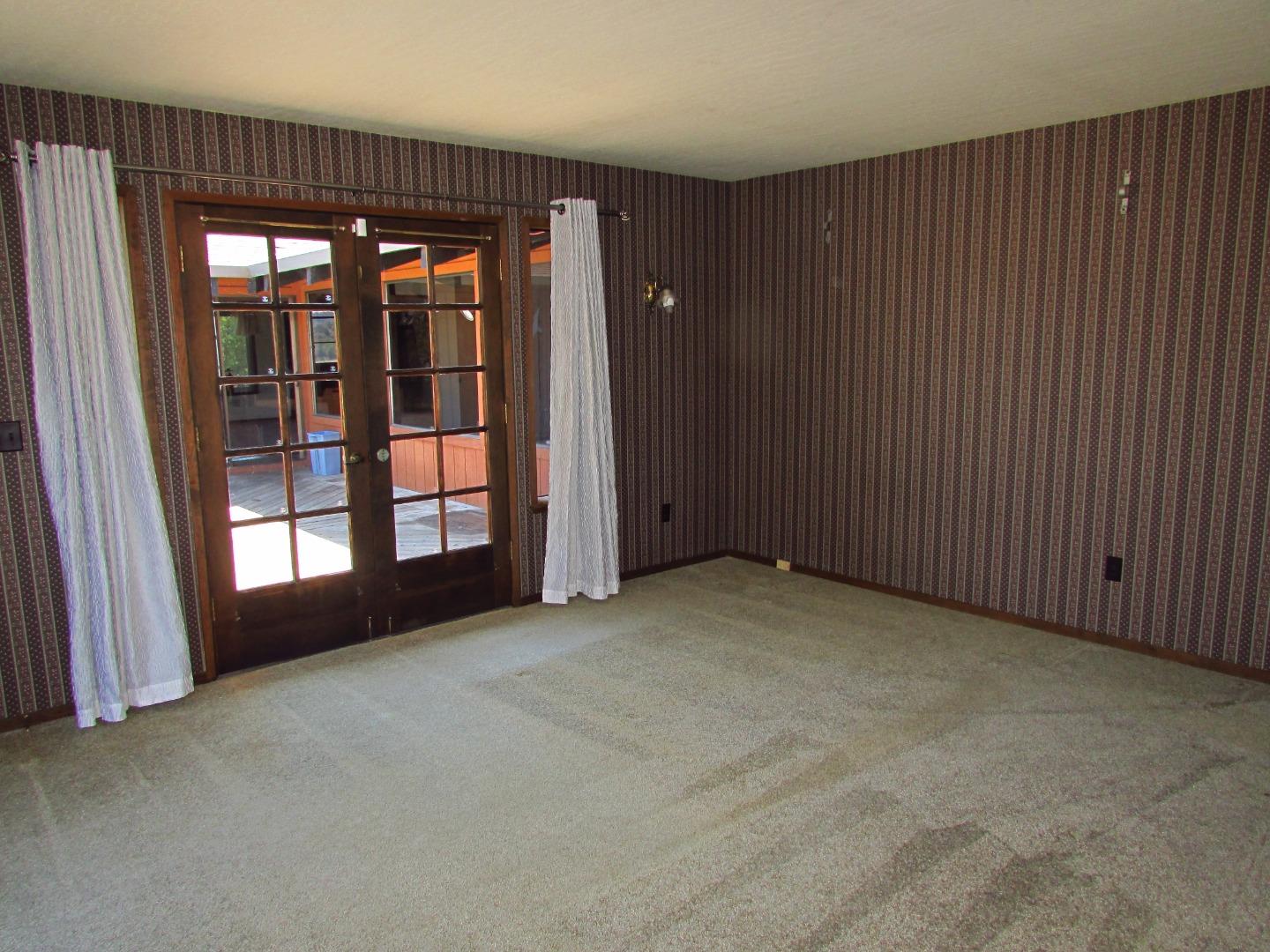 3355 Conant Lane Watsonville, CA 95076 - Photo 22 of 52 an empty room with windows