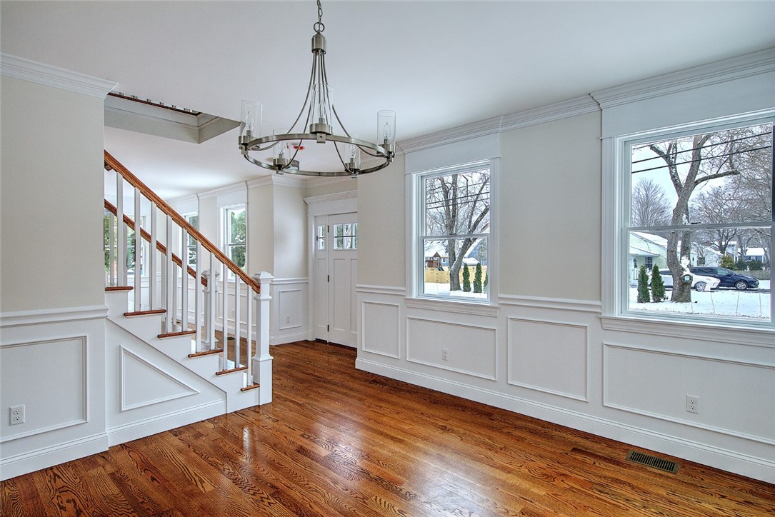 18 Mayfield Road Barrington, RI 02806 - Photo 3 of 37